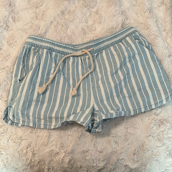 Aerie flowy shorts size medium - Picture 1 of 2